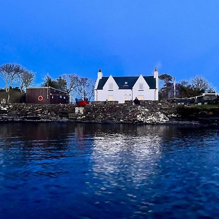 Carnmhor, Isle Of Skye - Stunning 242 Year Old Cottage On Its Own Sea Shore! Breakish Extérieur photo