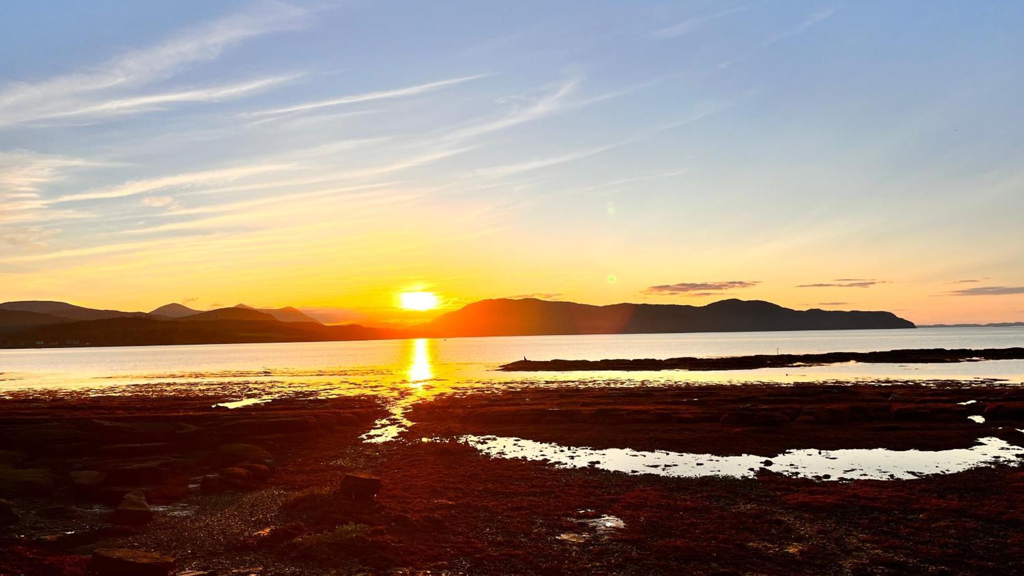 Carnmhor, Isle Of Skye - Stunning 242 Year Old Cottage On Its Own Sea Shore! Breakish Extérieur photo