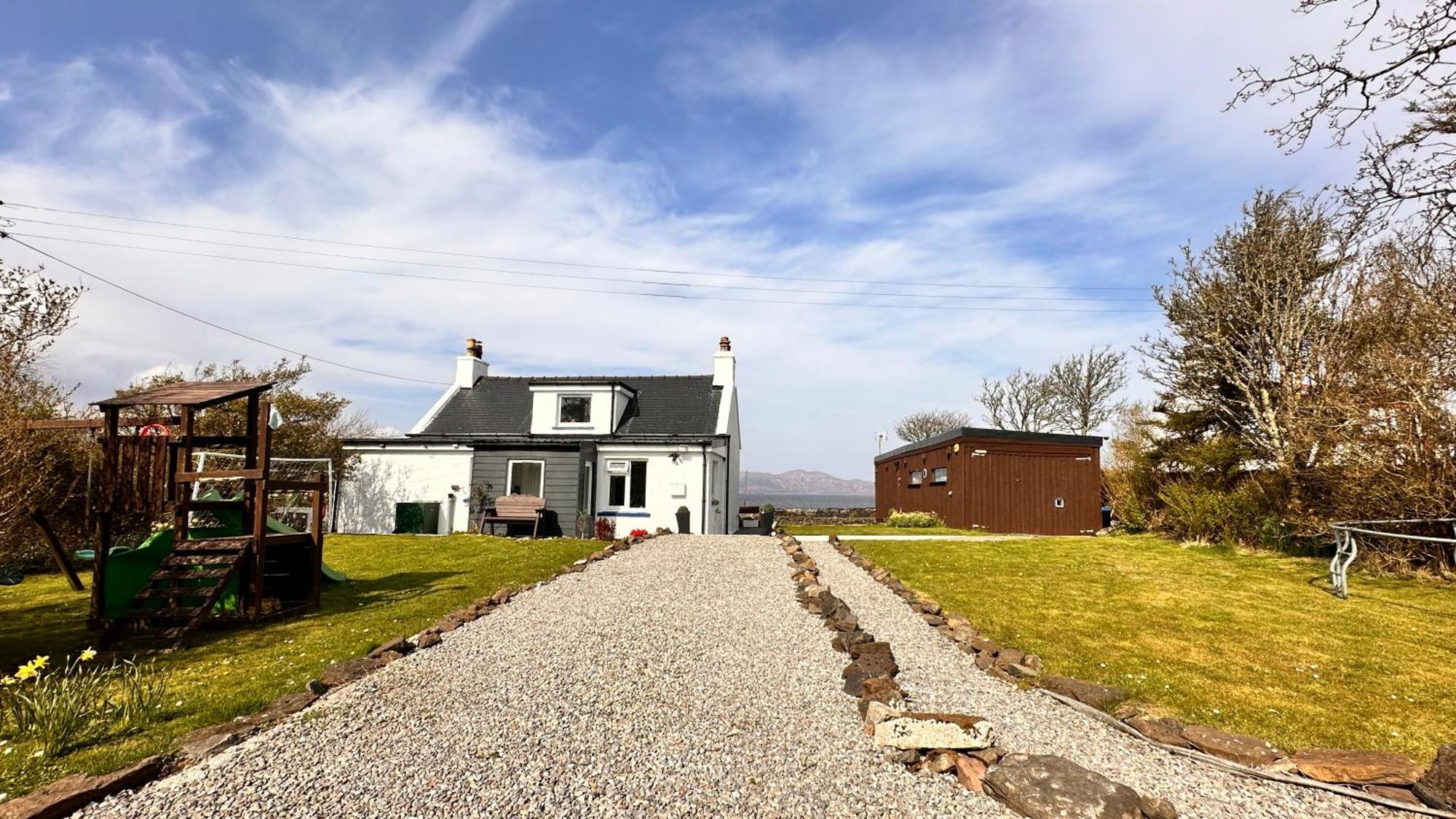 Carnmhor, Isle Of Skye - Stunning 242 Year Old Cottage On Its Own Sea Shore! Breakish Extérieur photo
