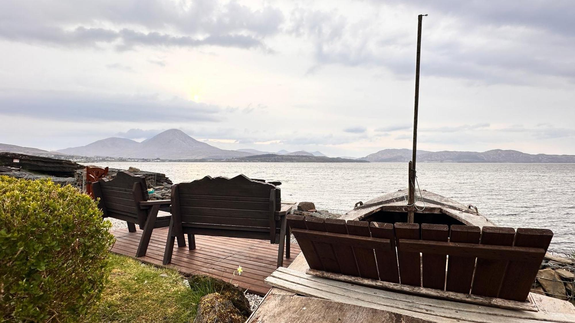 Carnmhor, Isle Of Skye - Stunning 242 Year Old Cottage On Its Own Sea Shore! Breakish Extérieur photo