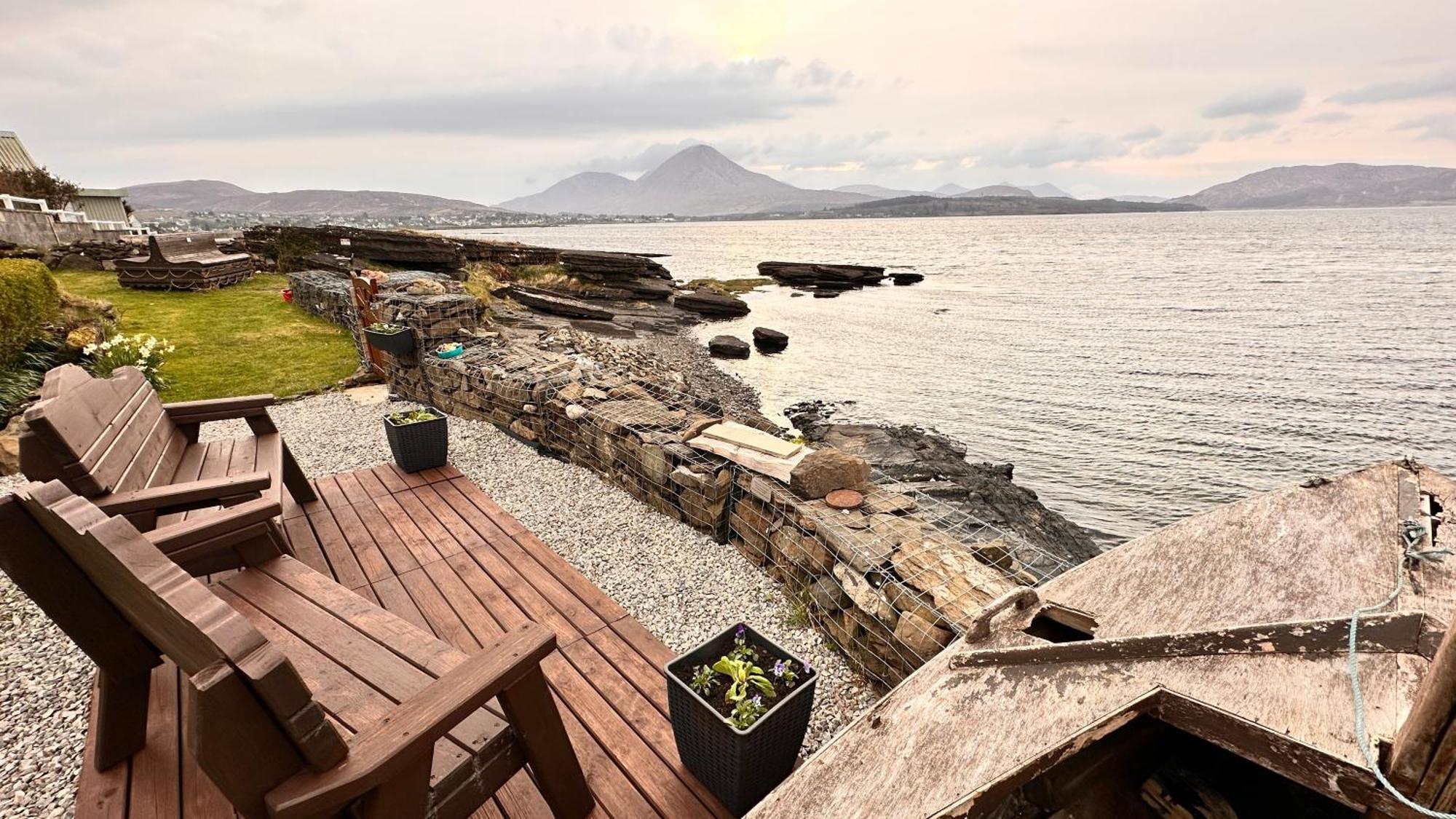 Carnmhor, Isle Of Skye - Stunning 242 Year Old Cottage On Its Own Sea Shore! Breakish Extérieur photo