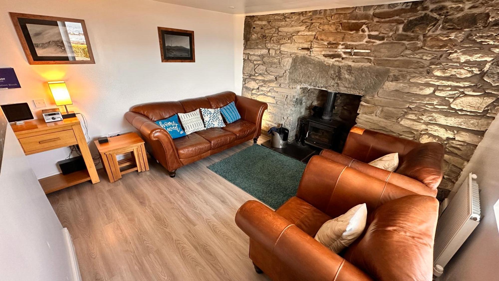 Carnmhor, Isle Of Skye - Stunning 242 Year Old Cottage On Its Own Sea Shore! Breakish Extérieur photo